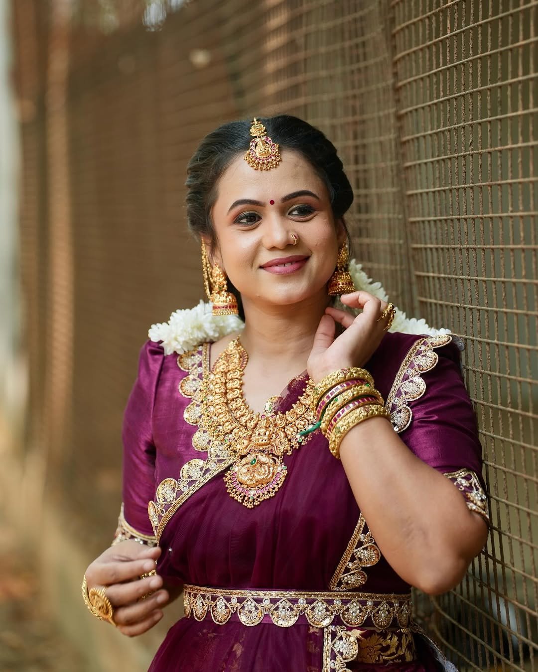 ManiMegalai Hussain - Anchor