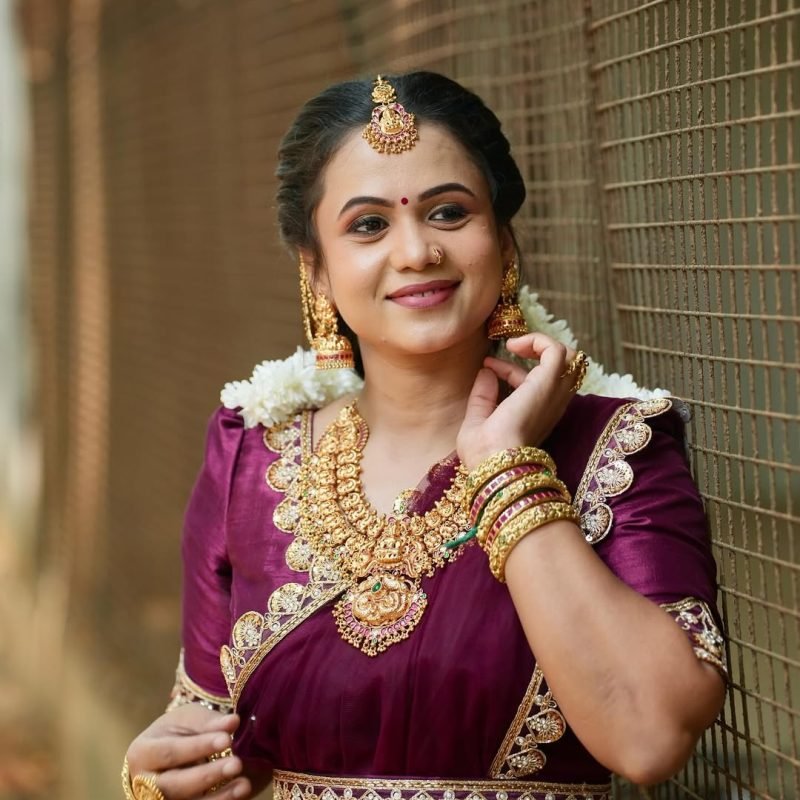 ManiMegalai Hussain - Anchor