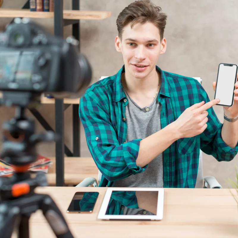 tech-vlogger (1)